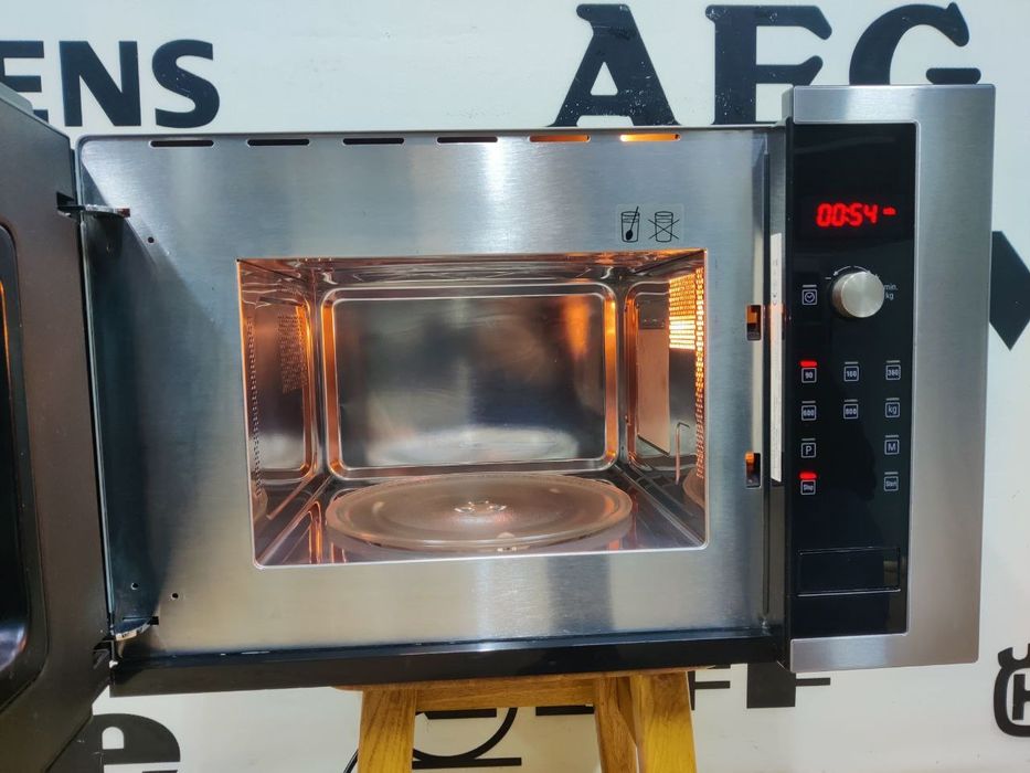 Вбудована мікрохвильова піч Siemens™ Constructa.  Oригінал з Німеччини