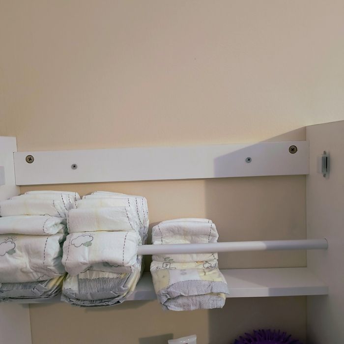 Przewijak ścienny z wkładem po jednym dziecku