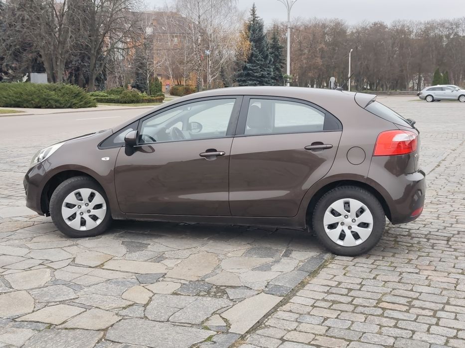Продам KIA Rio 2012 газ-бензин