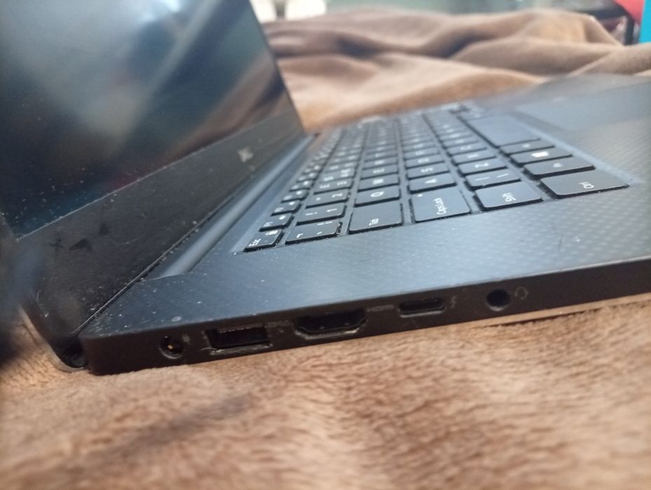 Dell XPS 15 9570 – i7
