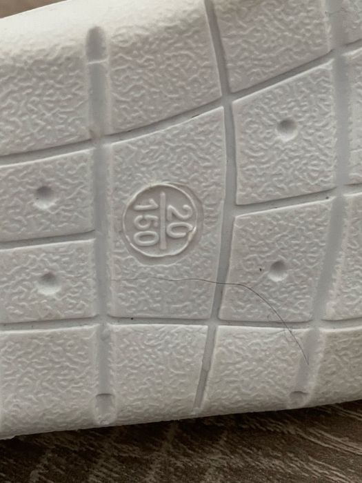 Деткие кросовки