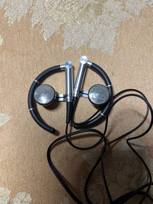 Наушники Bang & Olufsen A8 Earphones (Aluminum/Black) оригинал: 2