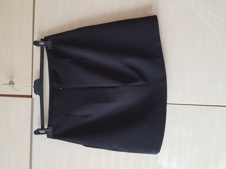 Spódniczka z kwiatowym haftem Reserved XS