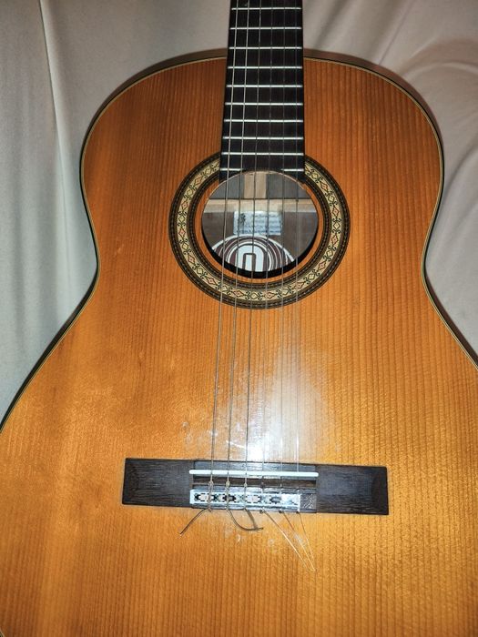 Guitarra clássica acústica
