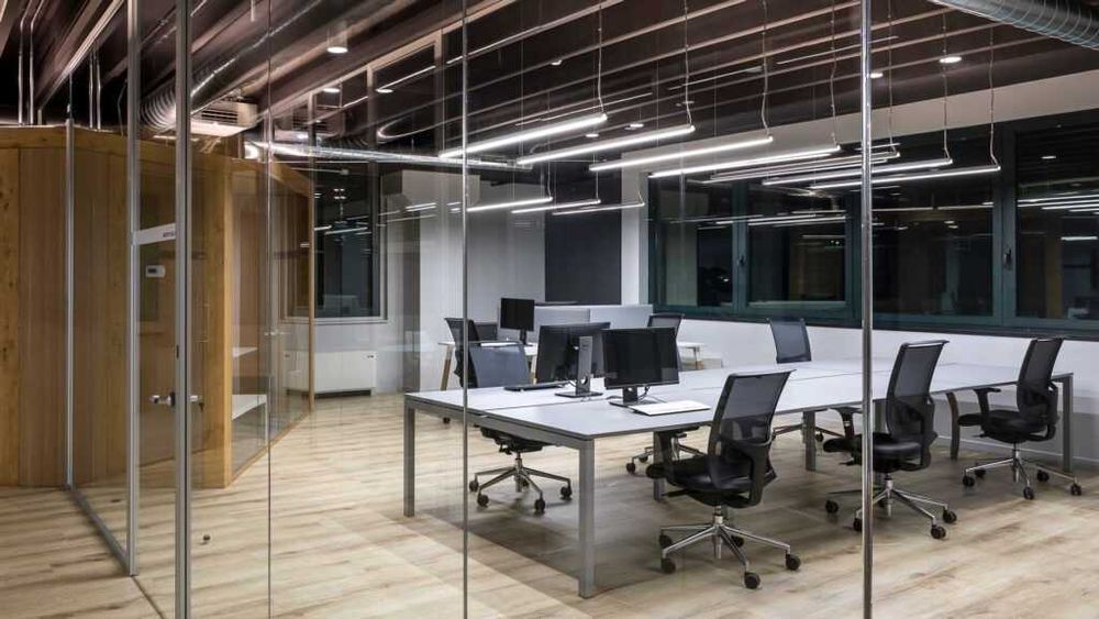 Pomiary natężenia oświetlenia ogólnego i na stanowiskach pracy