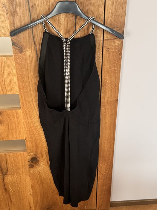 Czarna obcisla mini sukienka