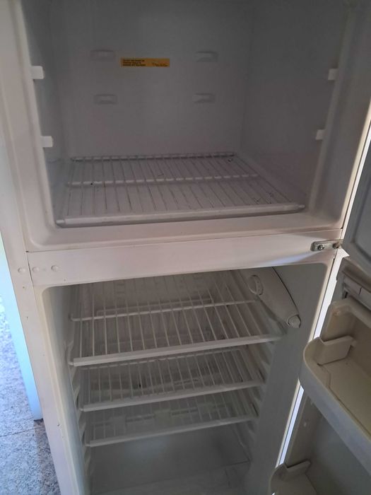 Vendo frigorífico Beken em bom estado
