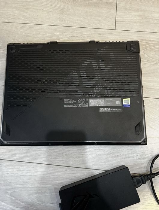 Sprzedam gaming laptop ASUS Rog Strix G15 G512LV Laptop