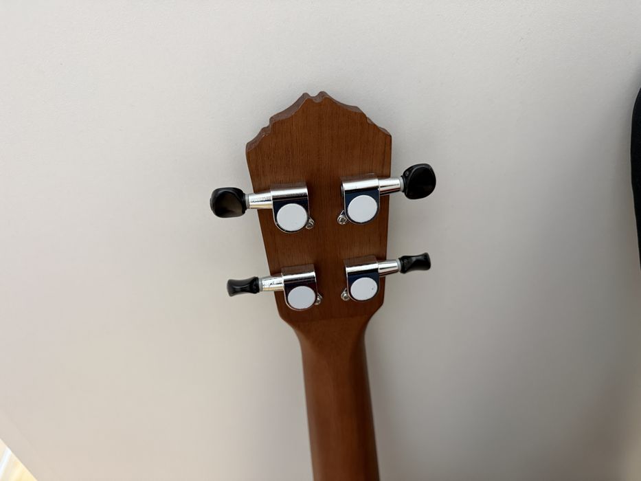Ukulele Ortega RU5MM-CE + pokrowiec i kabel 3m