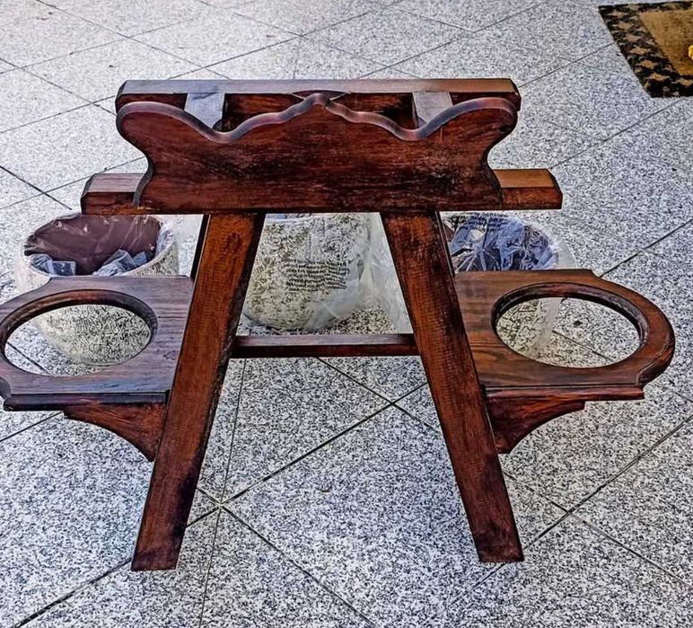 Suporte madeira com 3 vasos novos