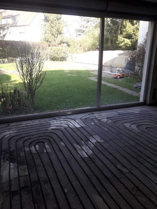 Frezowanie wylewek pod ogrzewanie podłogowe. Usuwanie subitu, kleju.