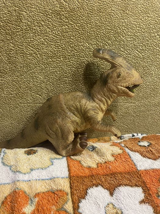 Игрушка динозавр