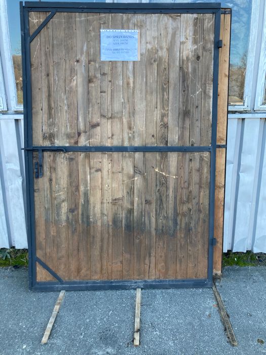 Drzwi drewniane 243x300