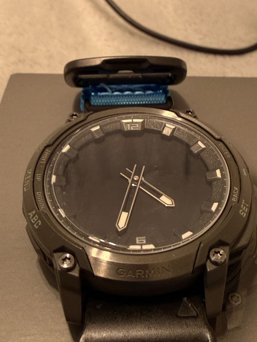 Garmin Instinct Crossover Amoled