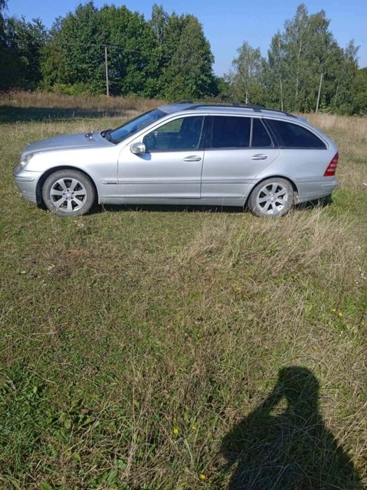 Легковий автомобіль