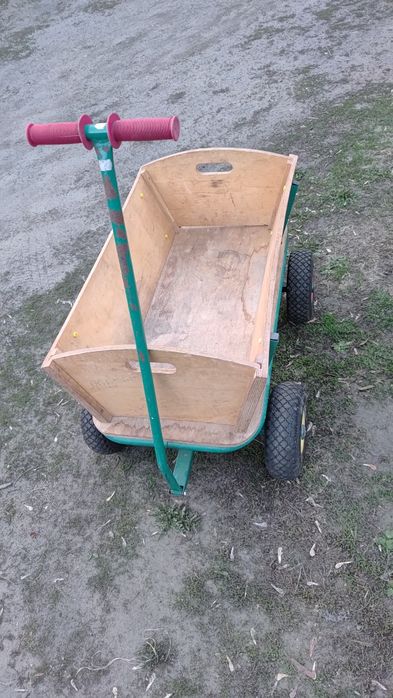Wózek  ogrodowy  ciagany