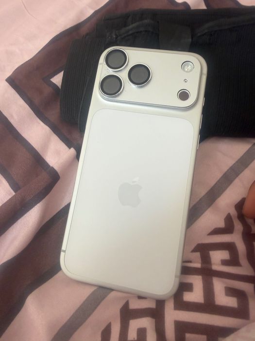 Vendo 17 pro max iPhone