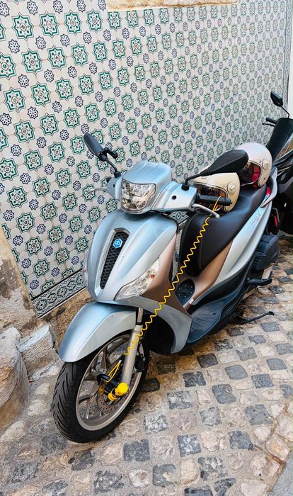 Piaggio Medley 125 azul