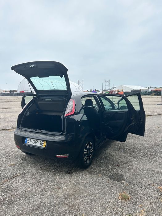 Fiat punto 2014 157 mil km a circular  IUC e inspeção até abril 2027