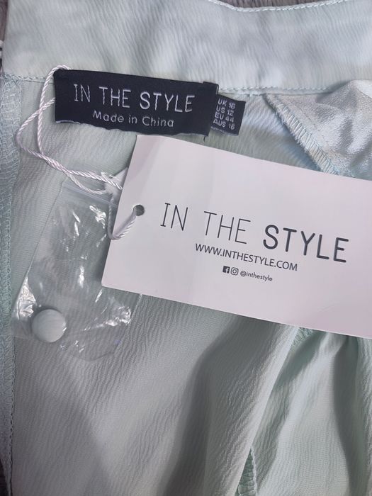 Шовкова  блуза з відкритою спиною