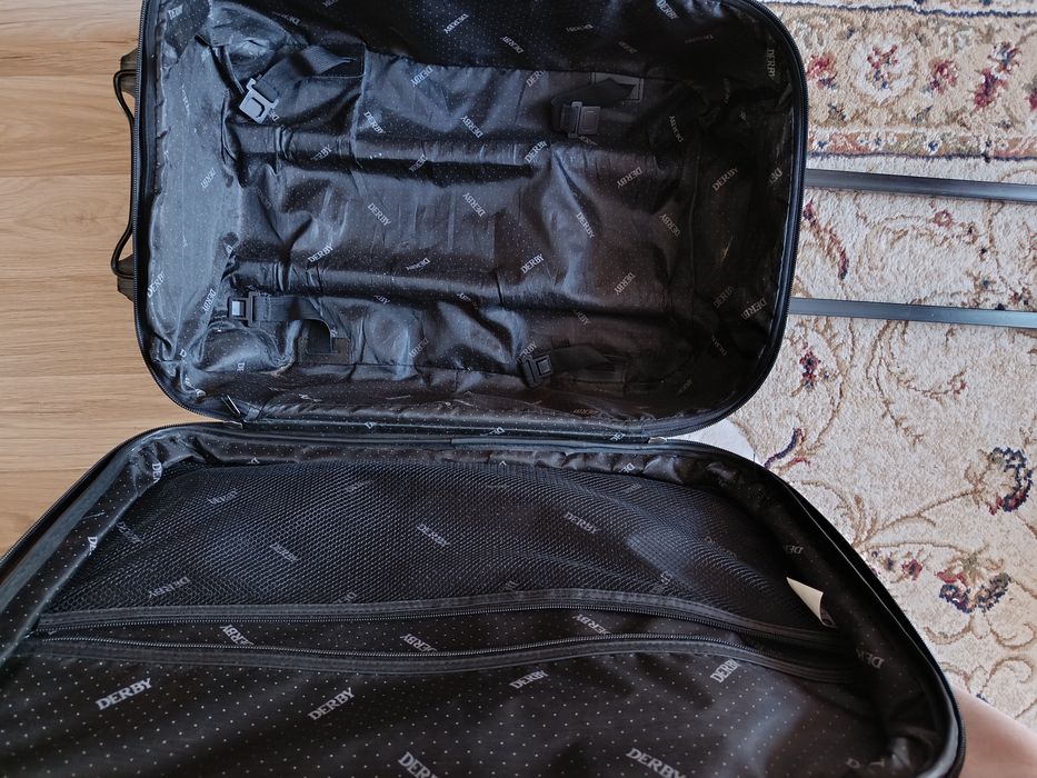 Чемодан дорожный  Derby б/у