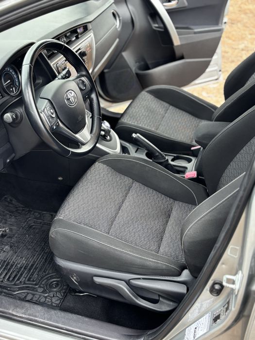 Toyota Auris Touring Sports 1.8 HSD Hibrido