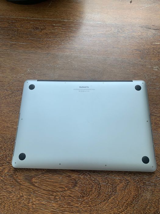 MacBook Pro 15’ (A1398) por partes