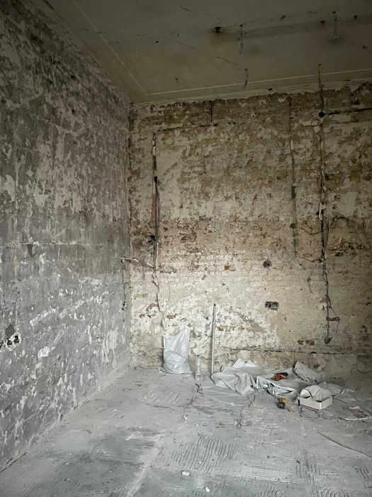 продам Саксаганского 58 нежилое помещение фасад 1-я линия