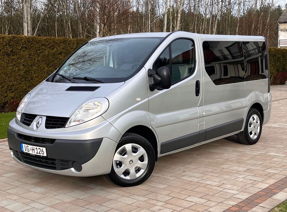 Renault Trafic 2012р 2.0 дизель пасажир 9 місць
