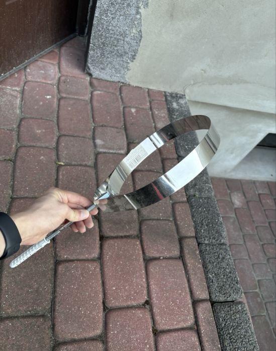 Obejma ścienna z kołkiem wzmocniona kwas