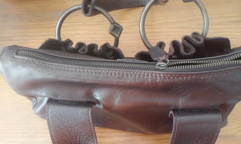 Bolsa nova em pele genuina