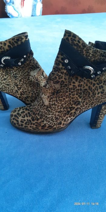 Полу сапожки женские