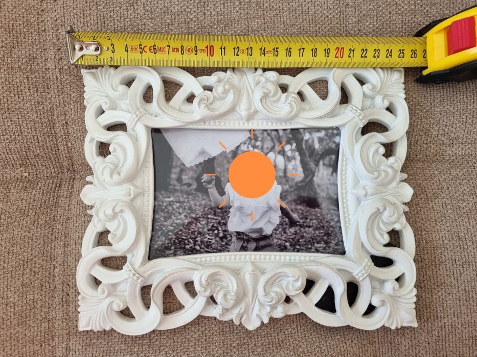 Moldura branca com relevo 25x20