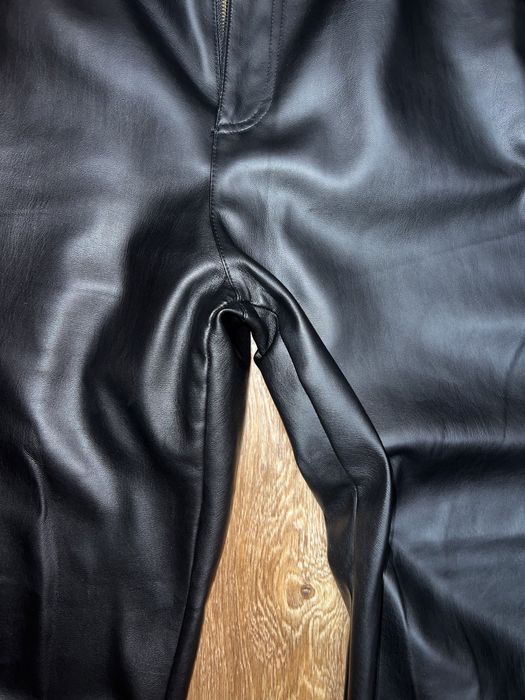 Кожаные штаны Reserved