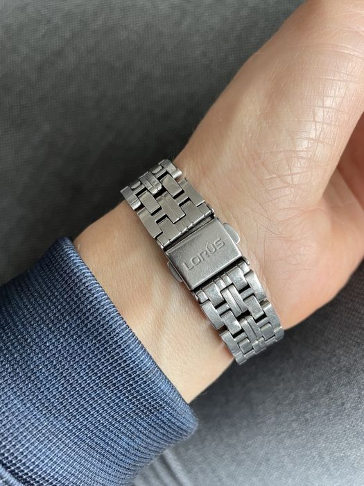 Cienka bransoletka do zegarka Lorus srebrna