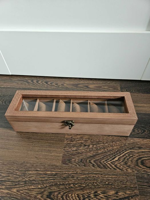 Drewniana szkatułka pudełko ekspozytor do zegarków biżuterii prezent