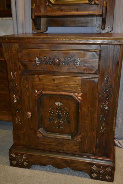 szafka z lustrem . ręcznie malowana