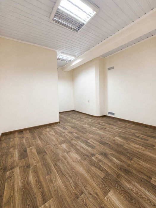 Фасадне ПРИМІЩЕННЯ ЦЕНТР 110 м² Окремий вхід МЕНОРА 5 КАБІНЕТІВ 16 кВт
