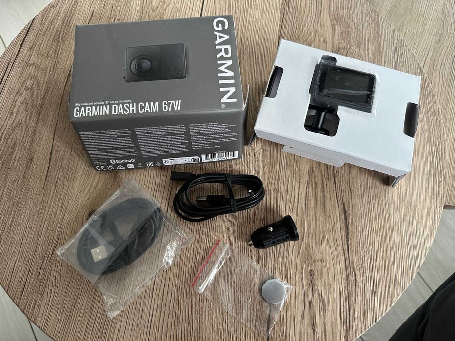 Garmin Dash Cam 67w kamera/wideorejestrator