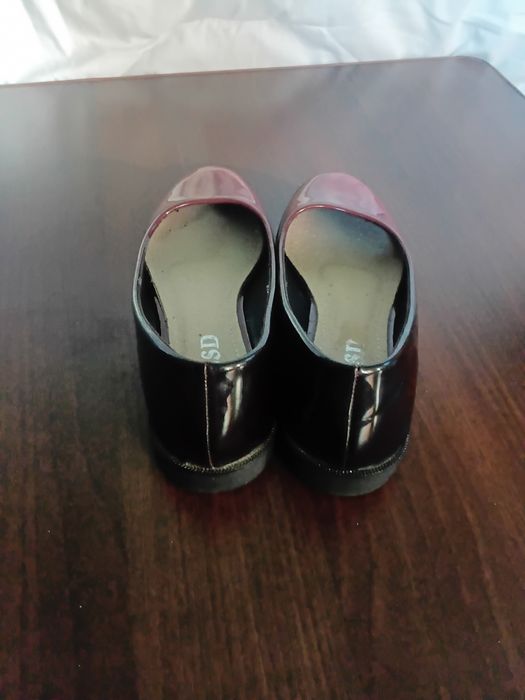 Продам   балеткі  .