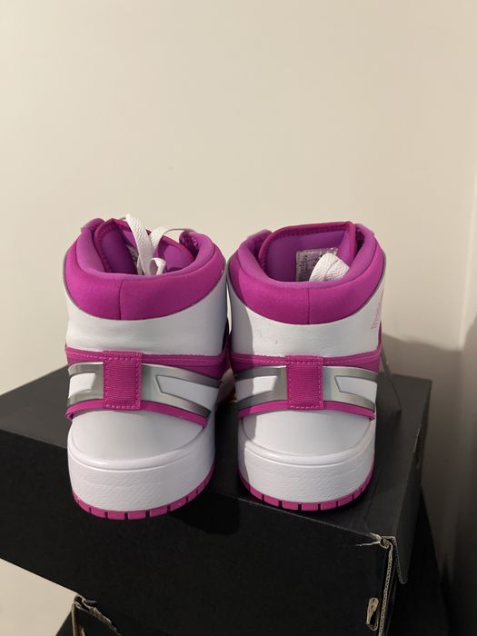 Jordan 1 mid rm easy on 40