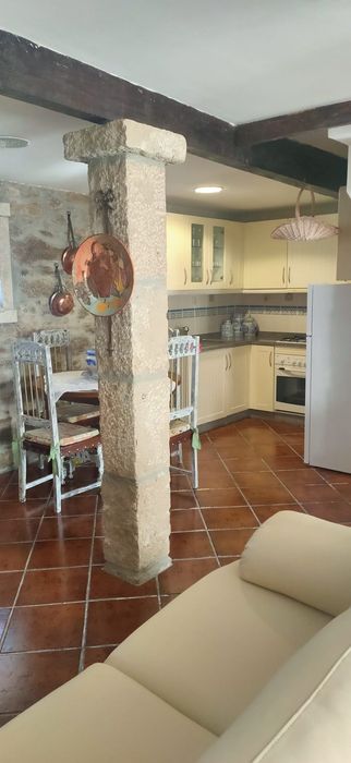 Vende-se Moradia
