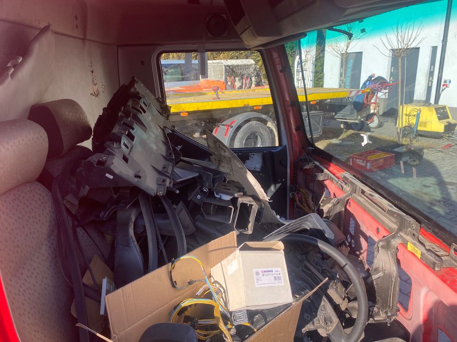 Kabina Renault Midlum 2010r dxi5 ładna dzienna kpl