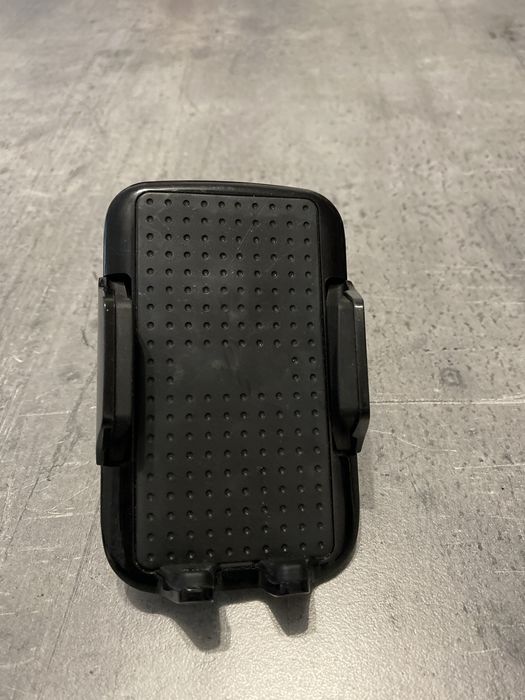 Uchwyt do samochodu na kratki