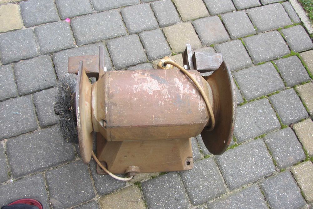 Szlifierka stołowa 230 vdo ostrzenia noży kosiarki