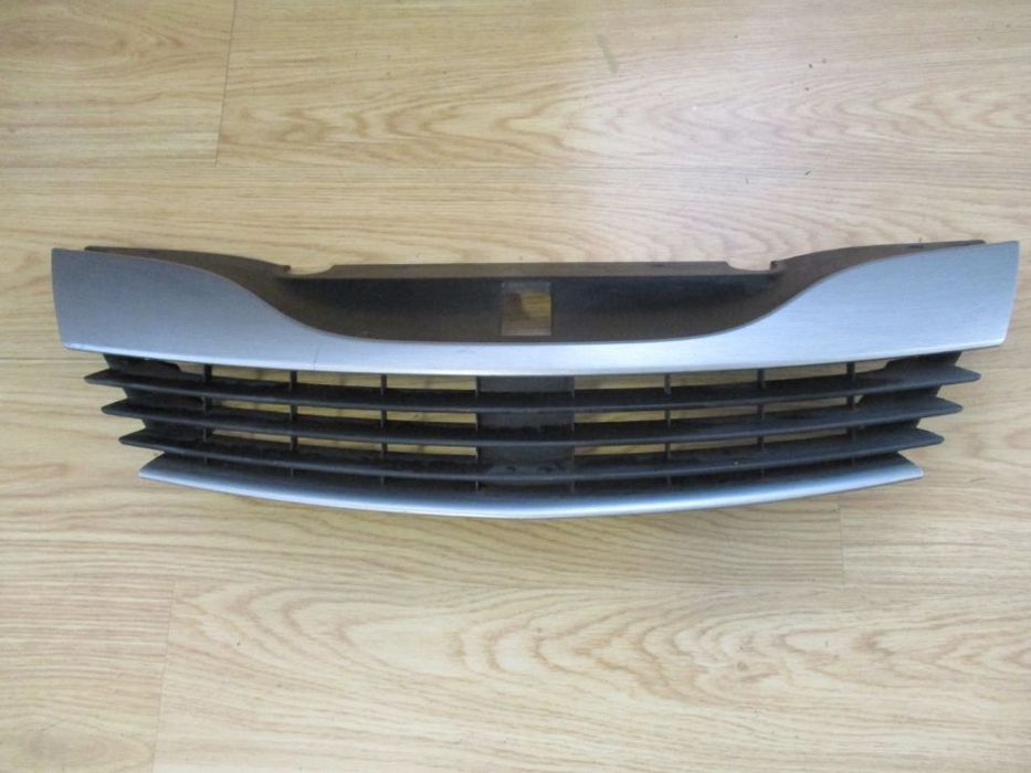 Grelha Frontal Bigode Renault Laguna II 2