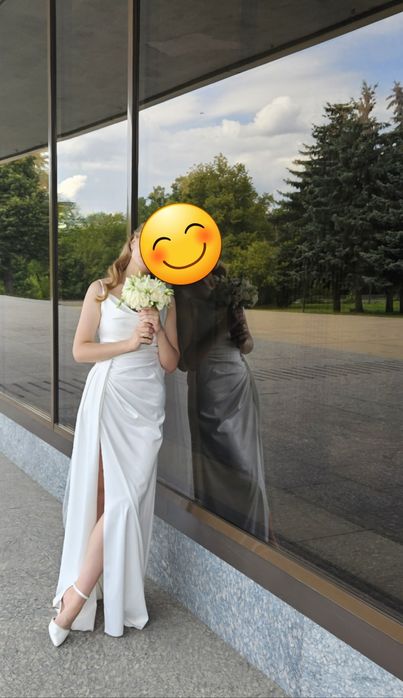 Продам весільну сукню