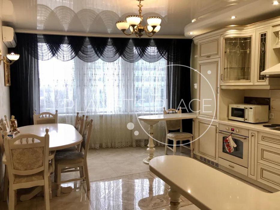 Продам 2к. квартиру просп. В. Лобановського,150, ЖК"Новодеміївський"