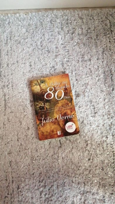 Livro didático juvenil