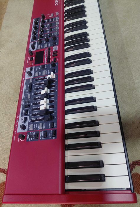 Teclado Nord Electro 6D 61 teclas